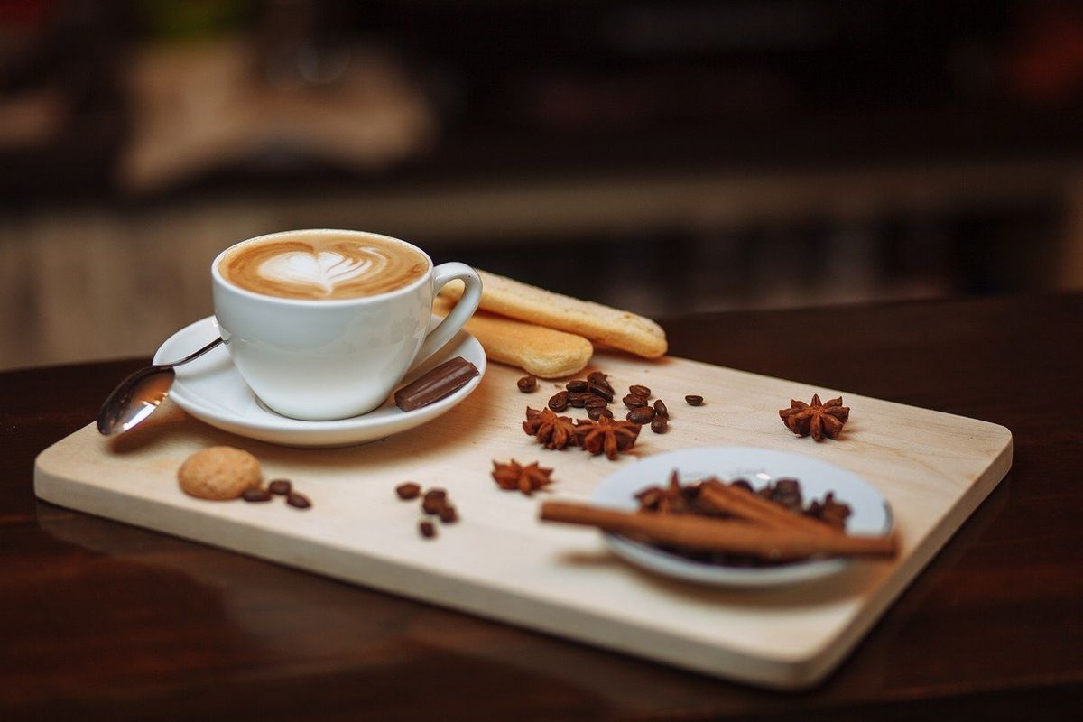 Resep Vanilla Latte, Kopi ala Kafe Versi Low Budget!